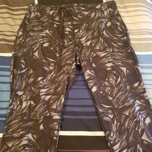 Danskin Now Moisture Wicking Capris size L
